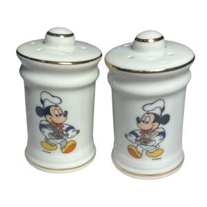 Disney Gourmet Mickey Mouse Chef Salt and Pepper Shakers NWOT